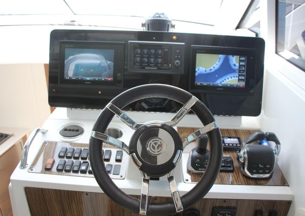 Cruisers Yachts 41 Cantius image