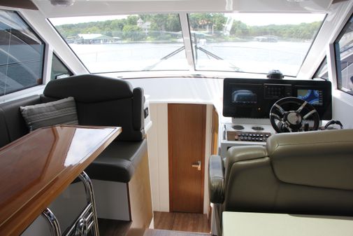 Cruisers Yachts 41 Cantius image