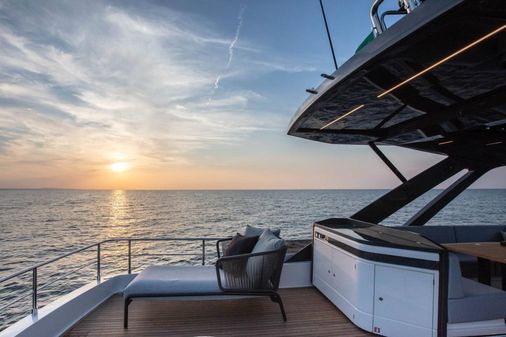 Ferretti Yachts 720 image