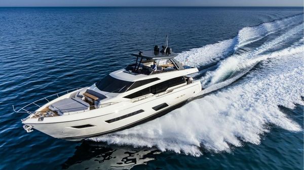 Ferretti Yachts 780 