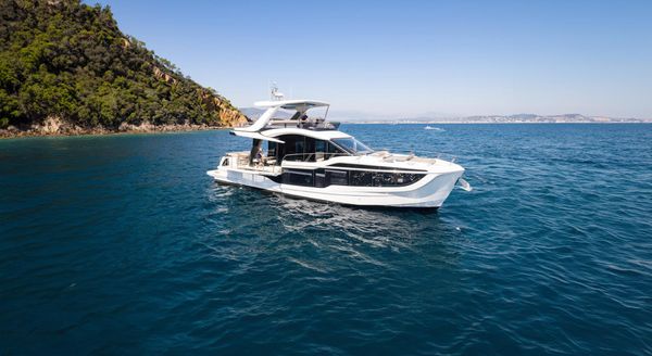 Galeon 560 Fly image