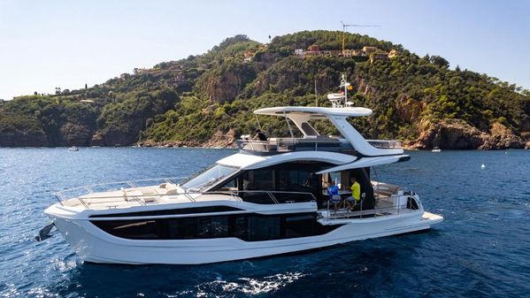 Galeon 560 Fly image