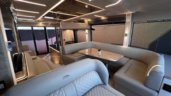 Galeon 560 Fly image