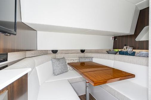 Cruisers-yachts 38GLS-0B image