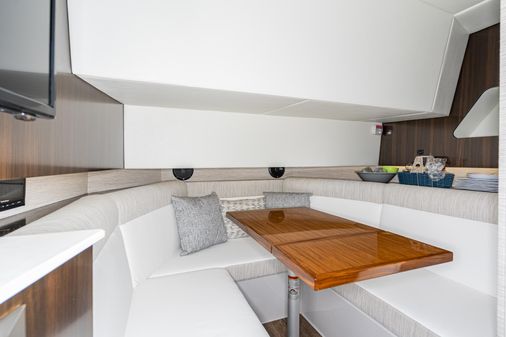 Cruisers-yachts 38GLS-0B image