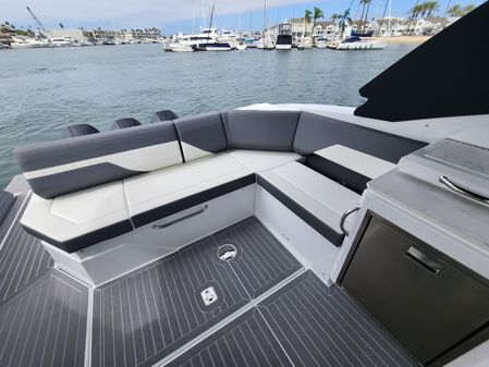 Cruisers-yachts 38GLS-0B image