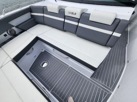 Cruisers-yachts 38GLS-0B image