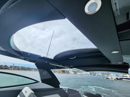 Cruisers-yachts 38GLS-0B image
