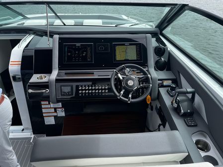 Cruisers-yachts 38GLS-0B image
