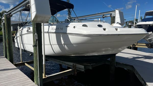 Hurricane SunDeck 2400 OB