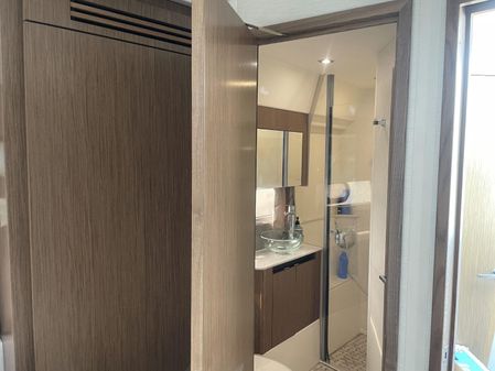 Sea Ray 460 Sundancer image