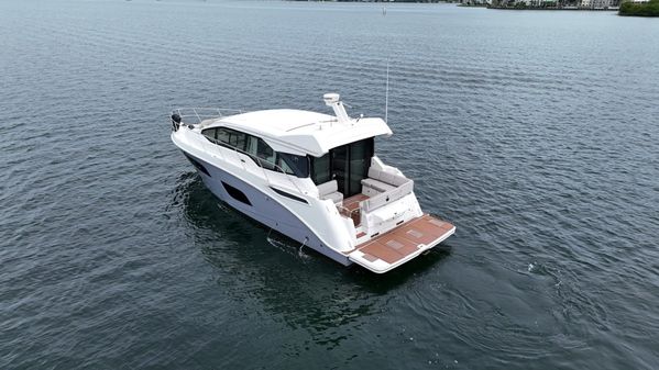 Sea Ray 460 Sundancer image
