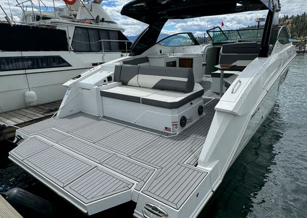 Cruisers-yachts 38-GLS-I-O image