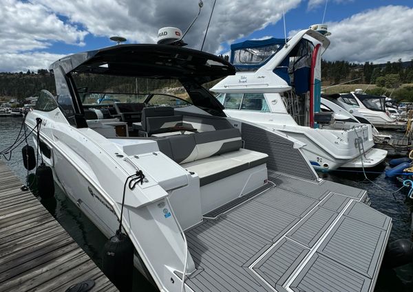 Cruisers-yachts 38-GLS-I-O image