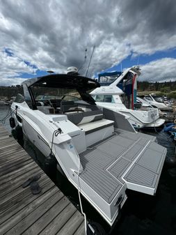 Cruisers Yachts 38 GLS I/O image