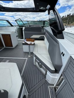 Cruisers Yachts 38 GLS I/O image