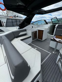 Cruisers Yachts 38 GLS I/O image