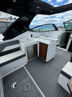 Cruisers Yachts 38 GLS I/O image