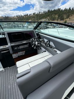 Cruisers Yachts 38 GLS I/O image