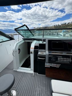 Cruisers Yachts 38 GLS I/O image