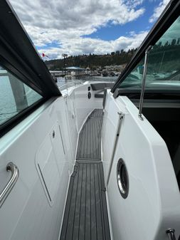 Cruisers Yachts 38 GLS I/O image