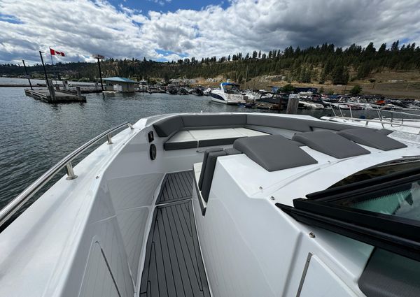 Cruisers-yachts 38-GLS-I-O image