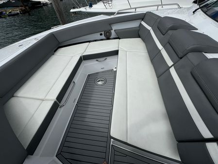 Cruisers Yachts 38 GLS I/O image