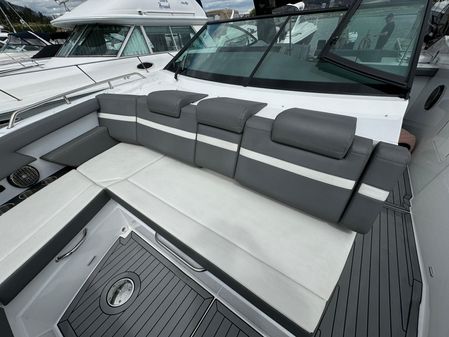 Cruisers Yachts 38 GLS I/O image