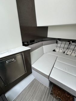 Cruisers Yachts 38 GLS I/O image