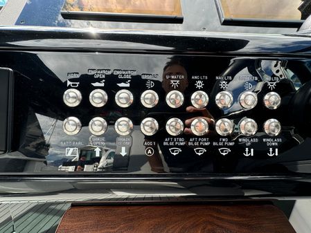 Cruisers Yachts 38 GLS I/O image