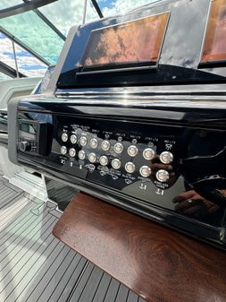 Cruisers Yachts 38 GLS I/O image