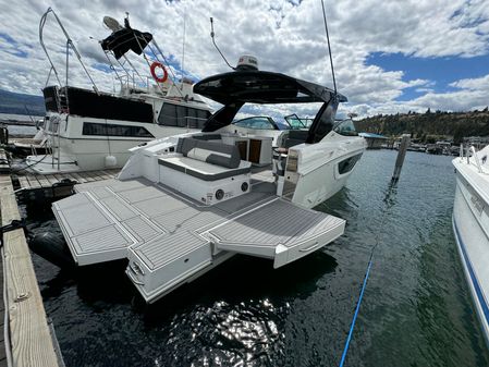 Cruisers Yachts 38 GLS I/O image