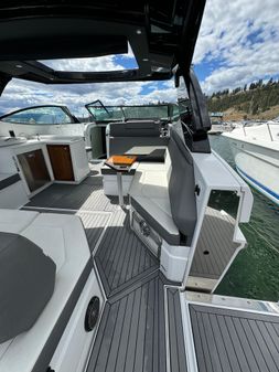 Cruisers Yachts 38 GLS I/O image