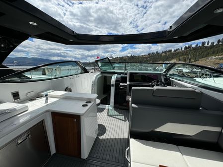 Cruisers Yachts 38 GLS I/O image