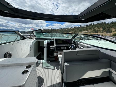 Cruisers Yachts 38 GLS I/O image