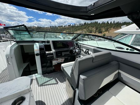 Cruisers Yachts 38 GLS I/O image