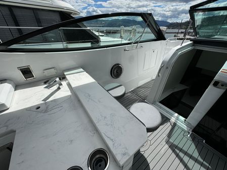 Cruisers Yachts 38 GLS I/O image