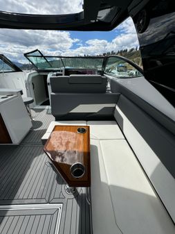 Cruisers Yachts 38 GLS I/O image