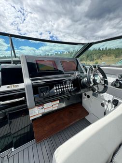 Cruisers Yachts 38 GLS I/O image