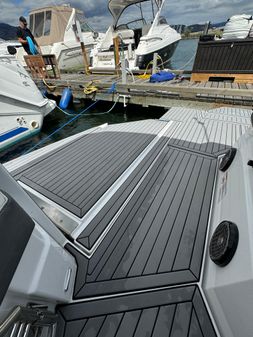 Cruisers Yachts 38 GLS I/O image