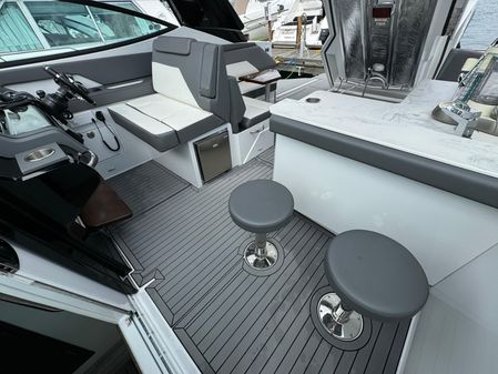 Cruisers Yachts 38 GLS I/O image