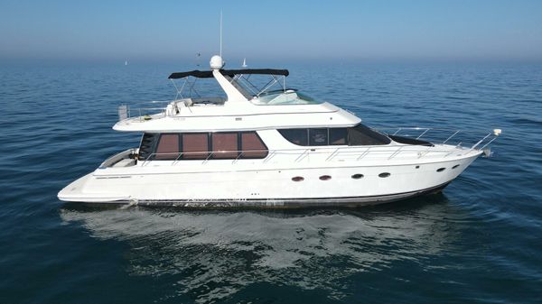 Carver 570 Voyager Pilot House