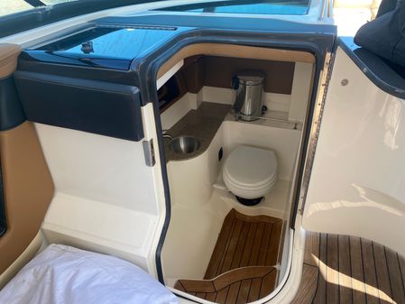 Sea Ray 350 SLX image