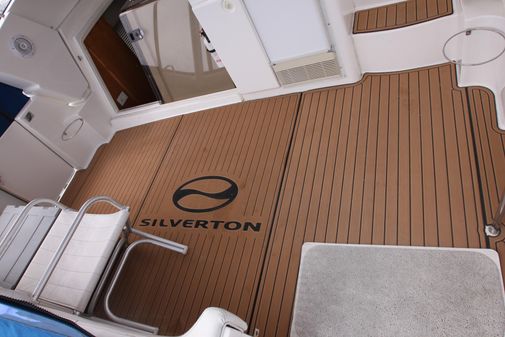 Silverton 352 Motor Yacht image
