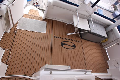 Silverton 352 Motor Yacht image