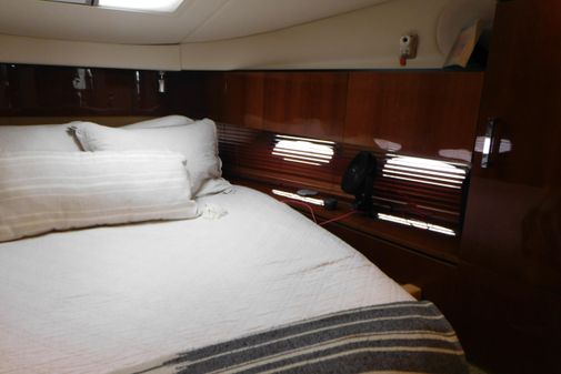 Sea Ray 43 Sundancer image