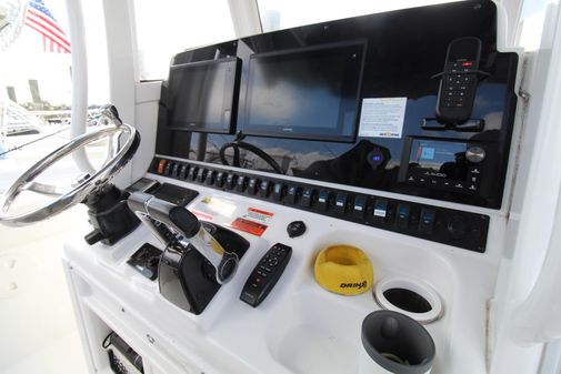 Sea Hunt Gamefish 30 With Forward Seating image