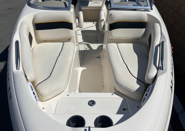 Rinker 195-CAPTIVA image