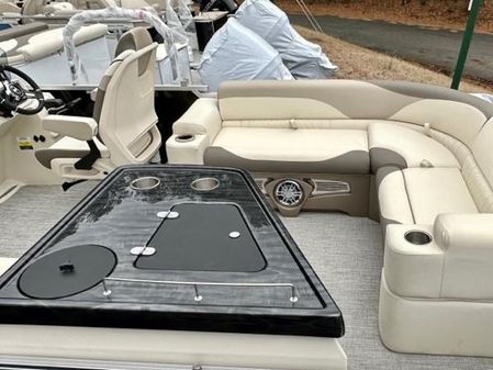 Tahoe-pontoon LTZ-ELITE-WINDSHIELD image