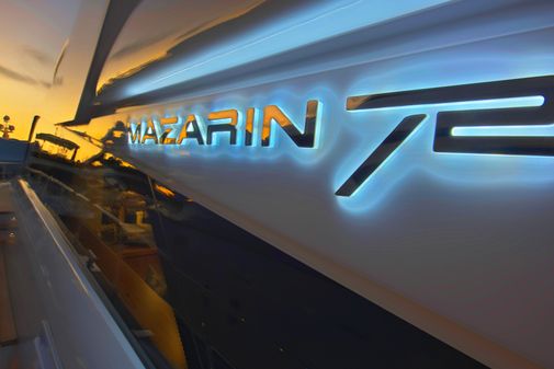 Mazarin 72' Sport Fly image
